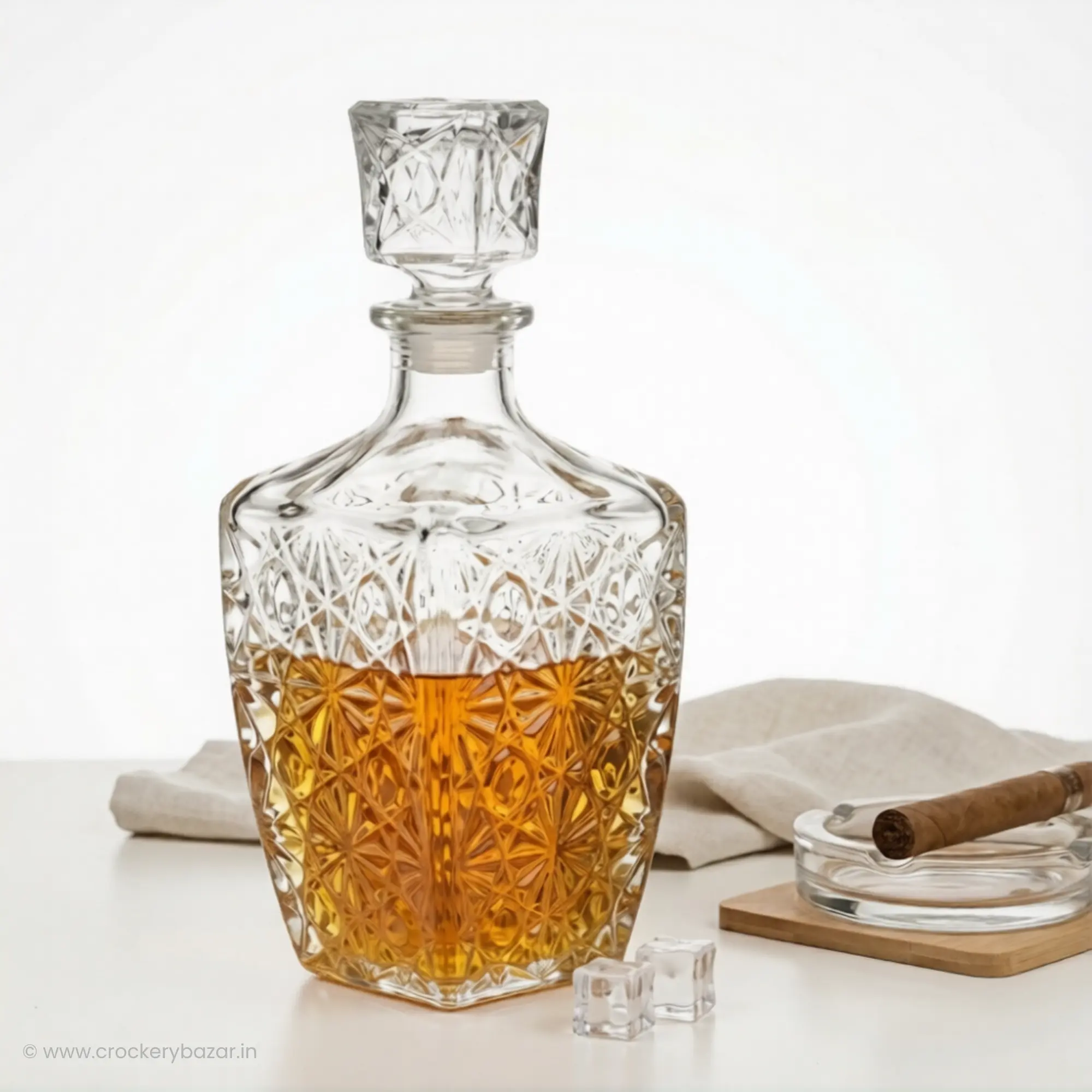 Bormioli Rocco Dedalo whiskey decanter 780mlon white background studio image